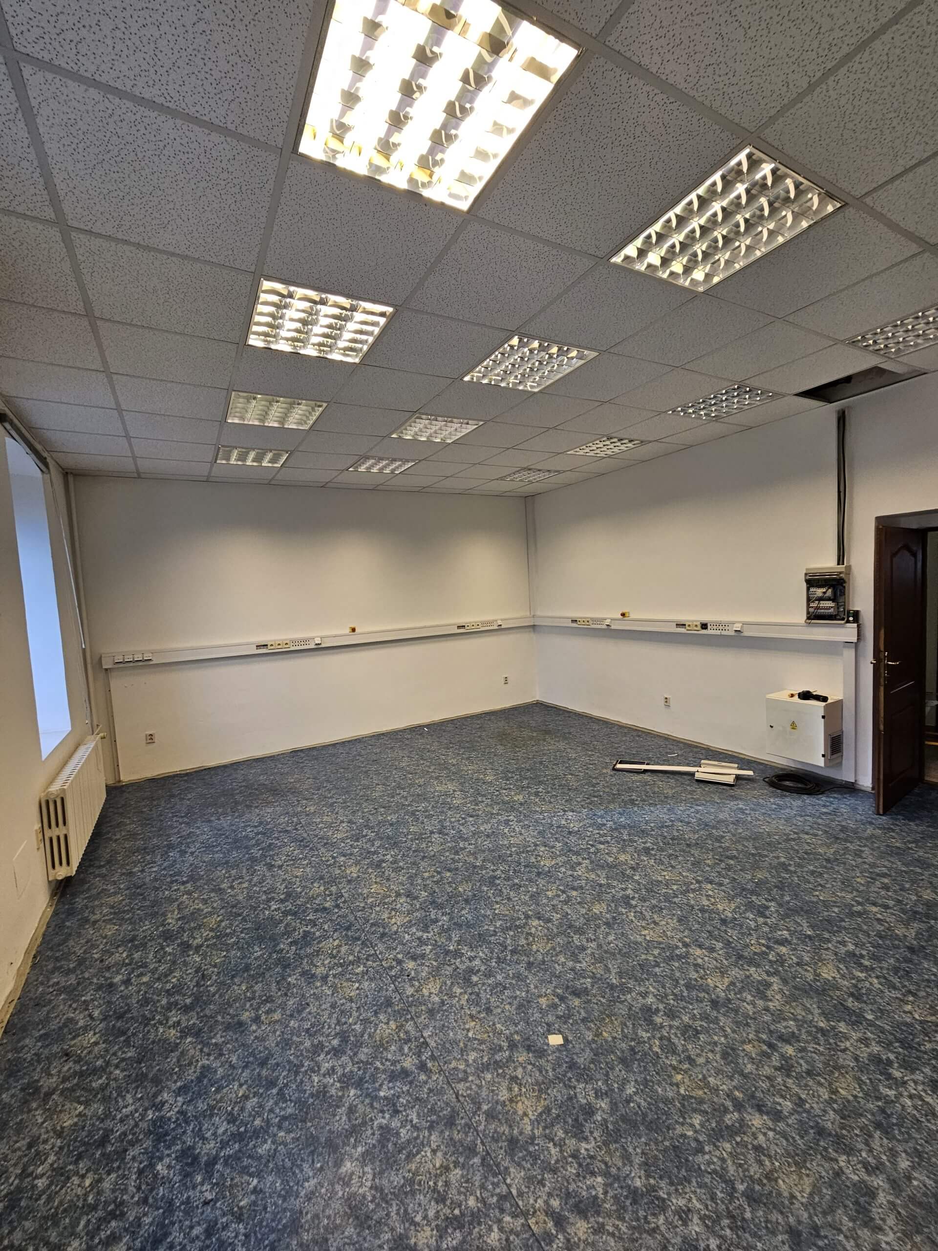 Tady je potřeba přepažit místnost